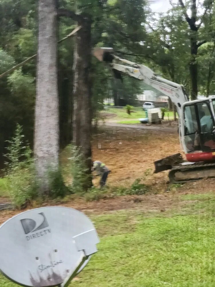 Trusted lawn care service in Saint Francisville, LA - Construction Outfitters