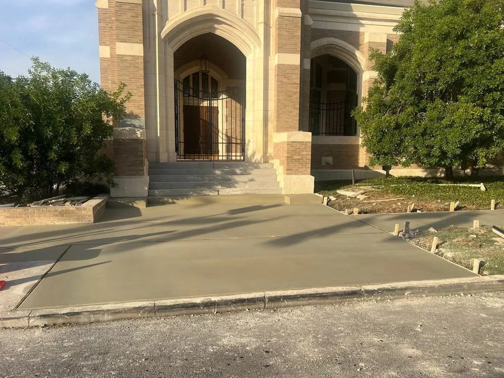 Reliable lawn care service experts serving San Antonio, TX - Construction Rental And Services