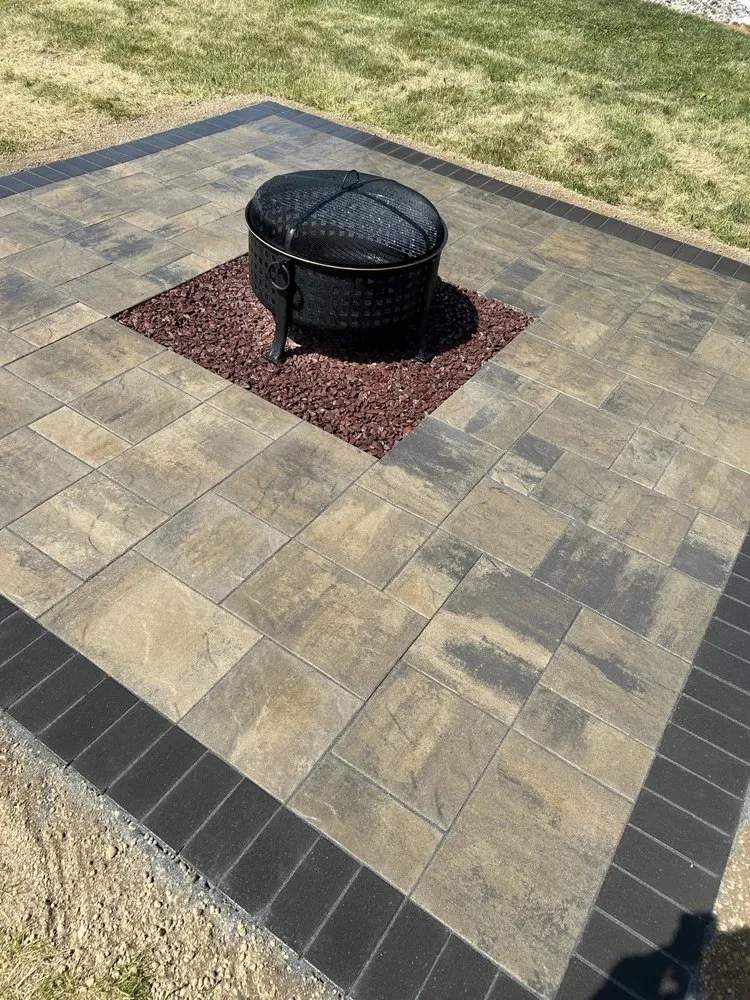 Top-rated yard maintenance experts serving Fort Wayne, IN - Contour Design