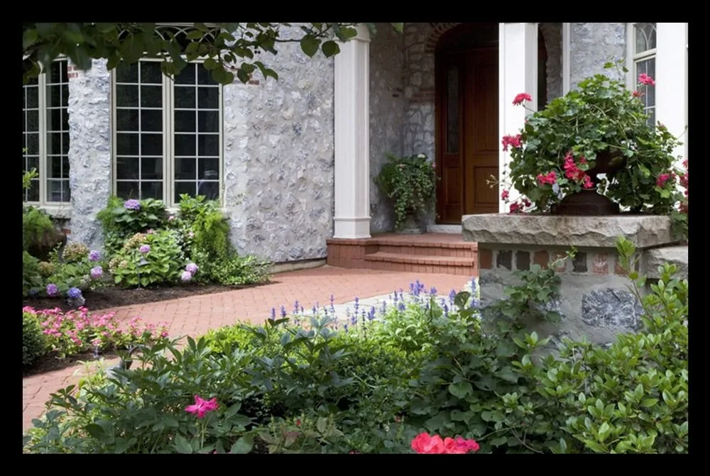 Custom yard maintenance in Skokie, IL - Contour Landscaping