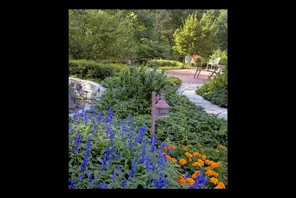 Custom lawn care service near you in Skokie, IL by Contour Landscaping