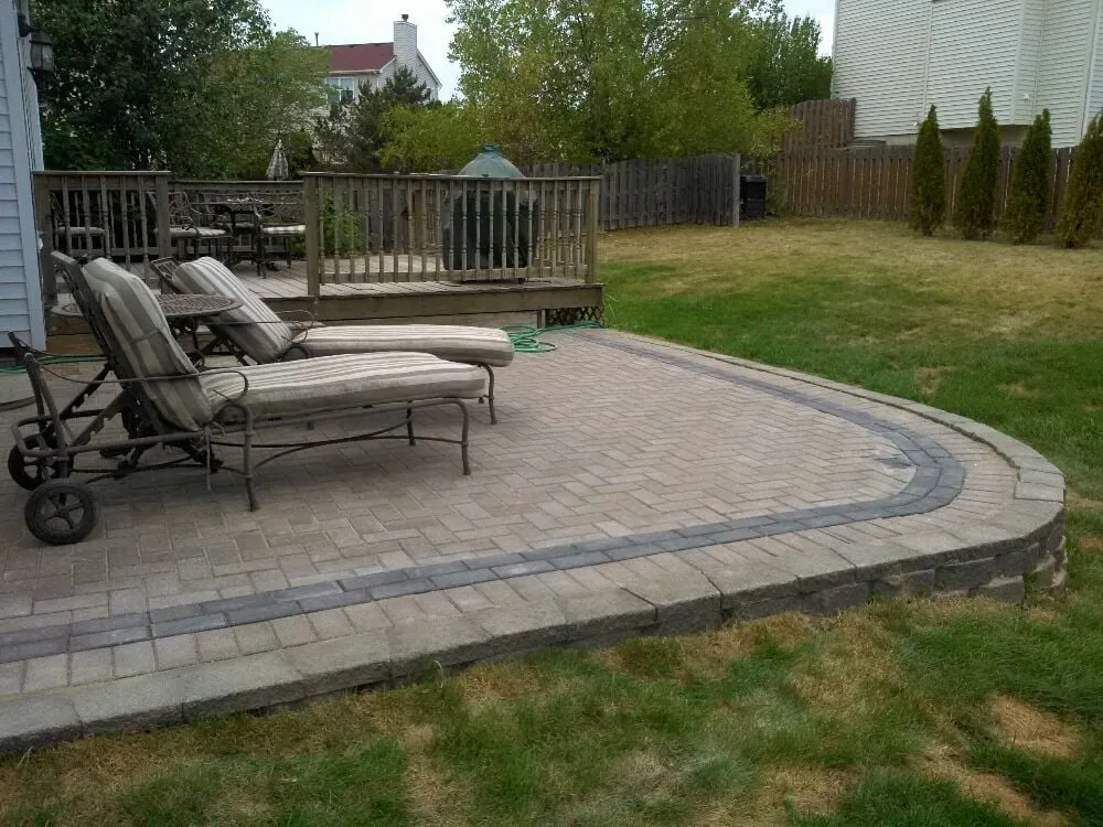 Local yard maintenance for homes in Lake Villa, IL by Contracted Service