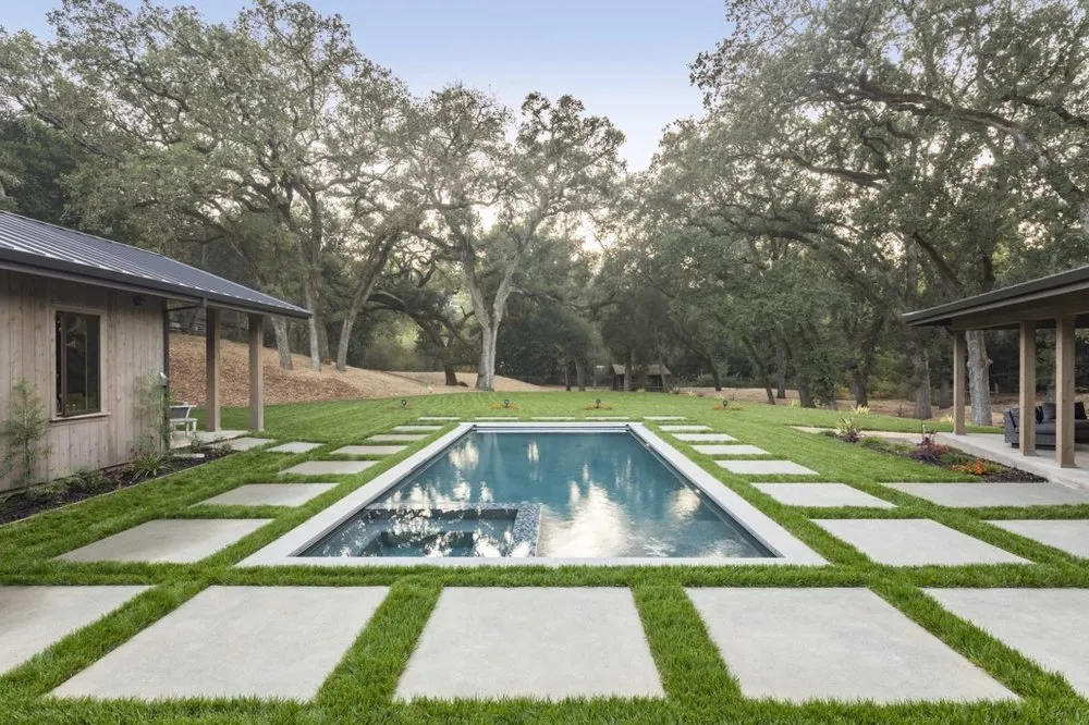 Professional yard cleanup service experts serving La Honda, CA - Contractors Central