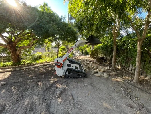 Contreras Landscape Logo