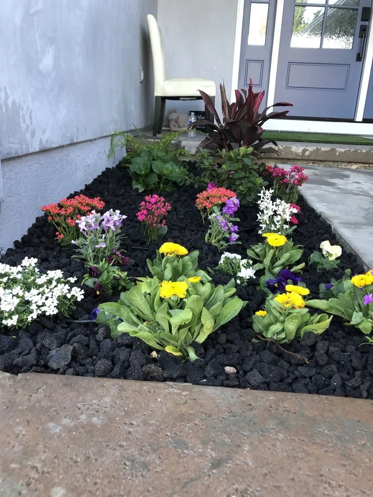 Custom yard maintenance for residential properties in Thousand Oaks, CA by Contreras Landscaping and Tree Service