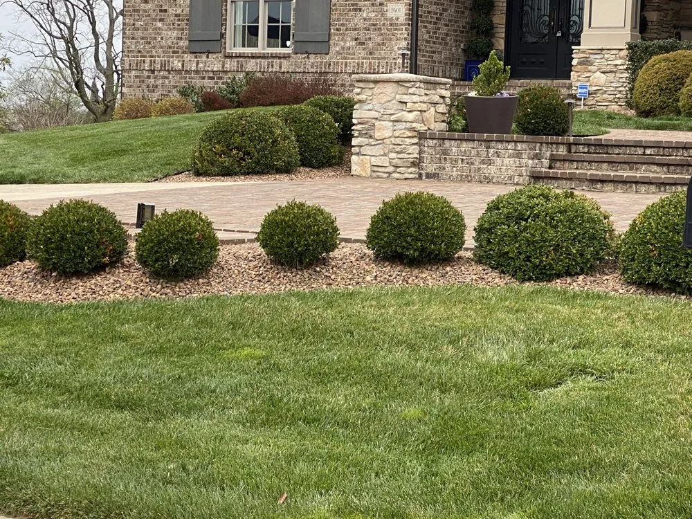 Top-rated garden landscaping for homes in Lexington, KY by Contreras Landscaping