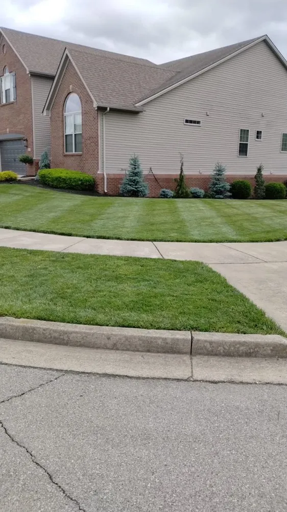 Local lawn mowing service in Lexington, KY by Contreras Landscaping