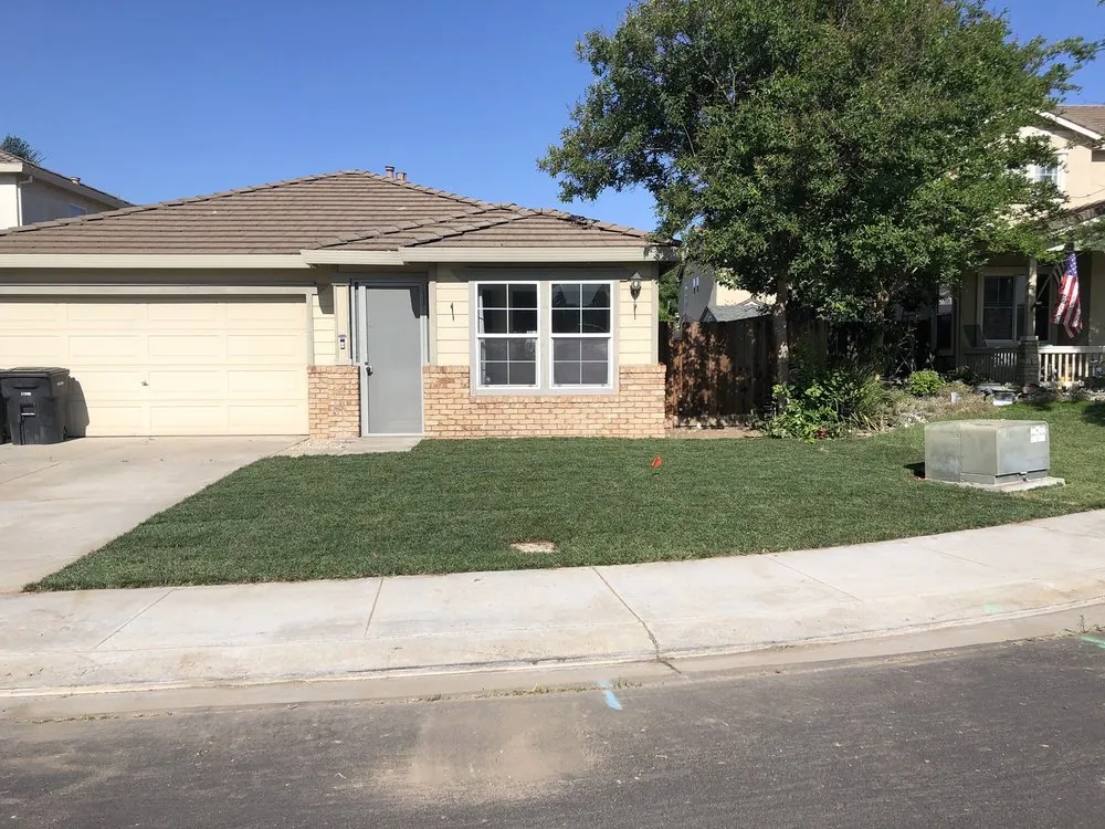 Custom lawn care service for beautiful yards across Manteca, CA - Contreras Landscaping