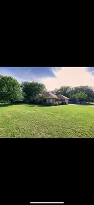 Convenient Cuts Lawn Care Logo