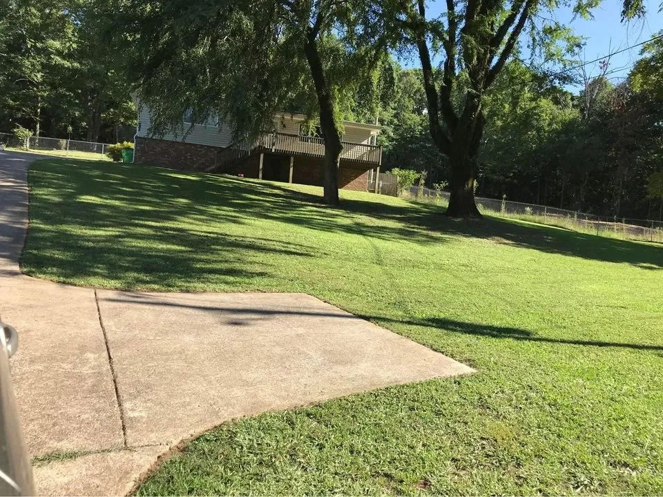 Reliable landscaping services experts serving Chelsea, AL - Conway Lawn Services