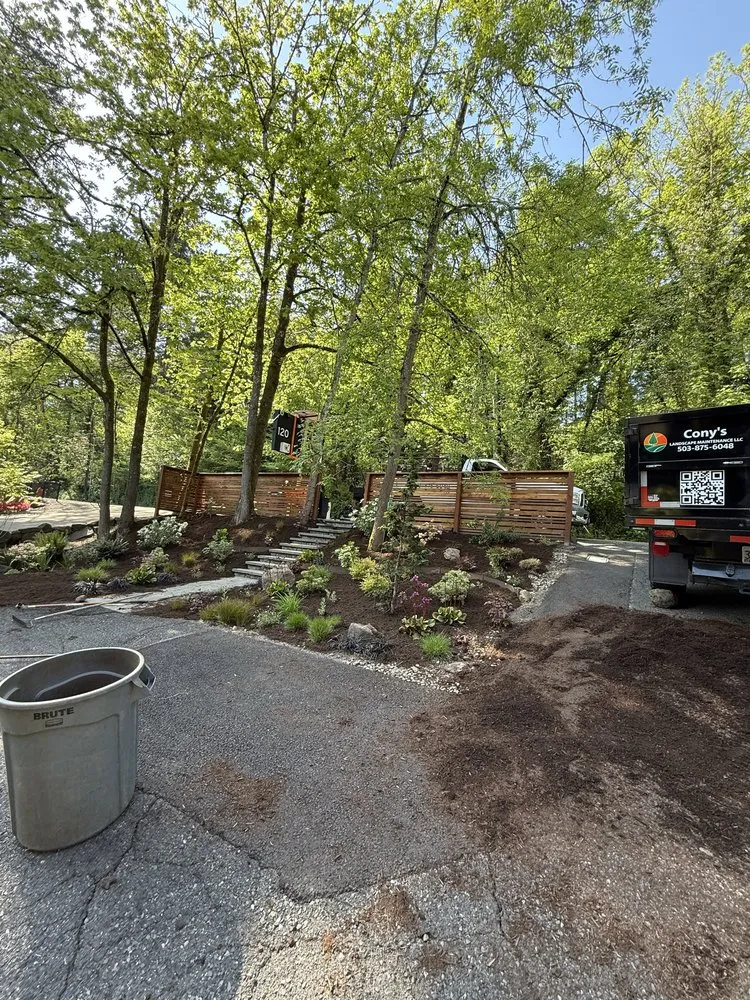 Top-rated landscape design experts serving Aurora, OR - Cony's Landscape Maintenance