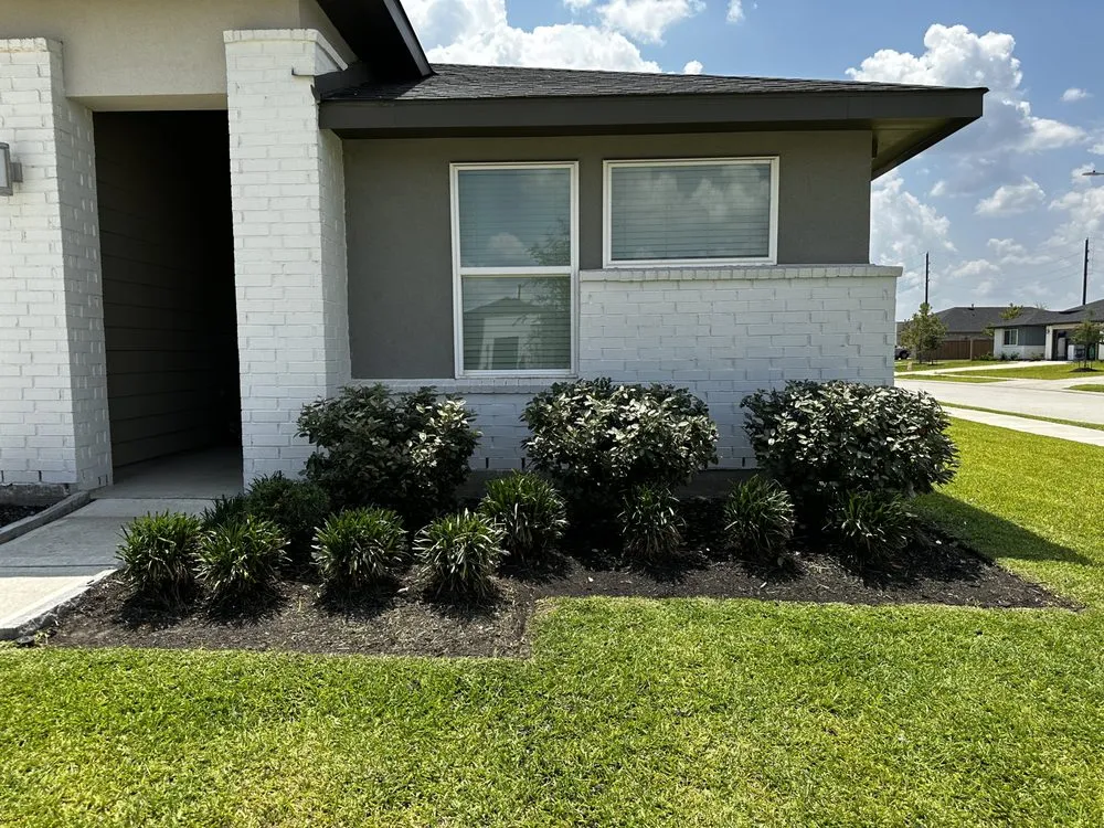 Custom garden landscaping for year-round maintenance across Katy, TX - Cook’s Cuts