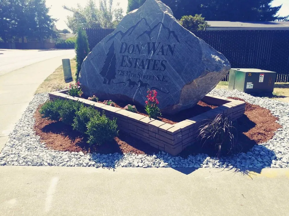 Reliable lawn care service in Puyallup, WA by Cook's Magnolia Lawn Care