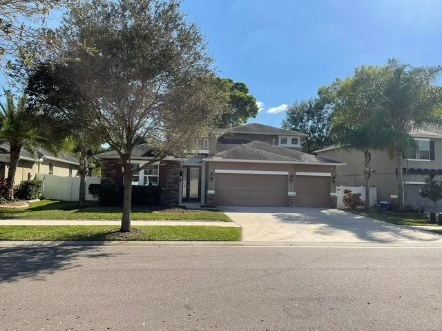 Custom landscape design for homes in Plant City, FL by Cooper's Lawn & Landscaping