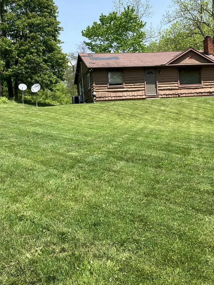 Expert lawn mowing service experts serving Lancaster, OH - Coopers Lawn Care