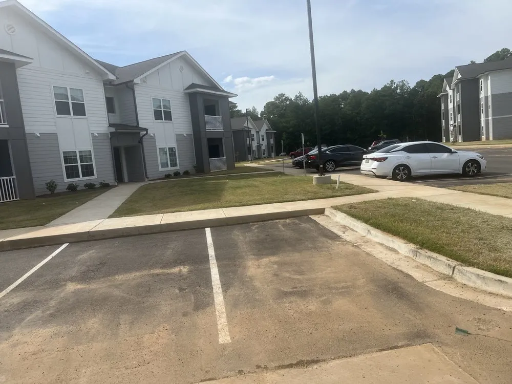 Custom yard maintenance for homes across Shreveport, LA - Coopers Lawn Care Services