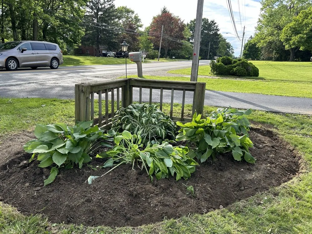 Reliable landscaping services for homes across Cuyahoga Falls, OH - Coop's Par 3 Lawncare