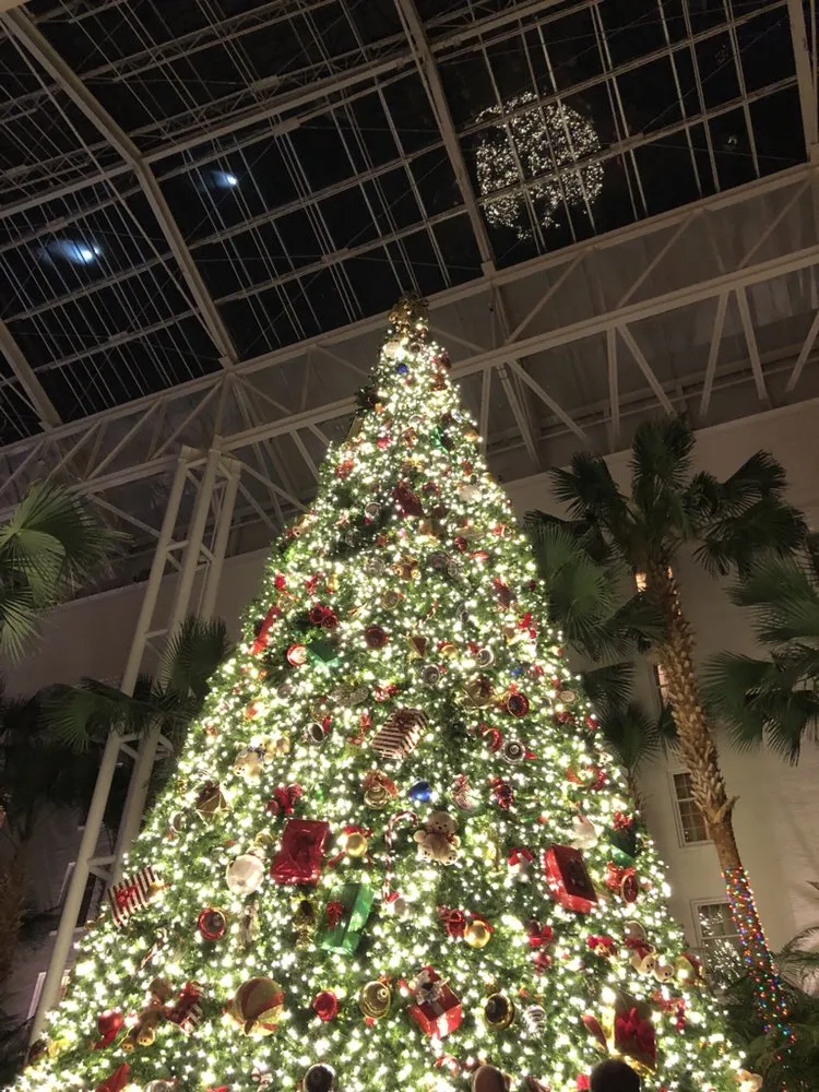 Affordable lawn mowing service with custom design in Brentwood, TN by Copper Lining Landscapes