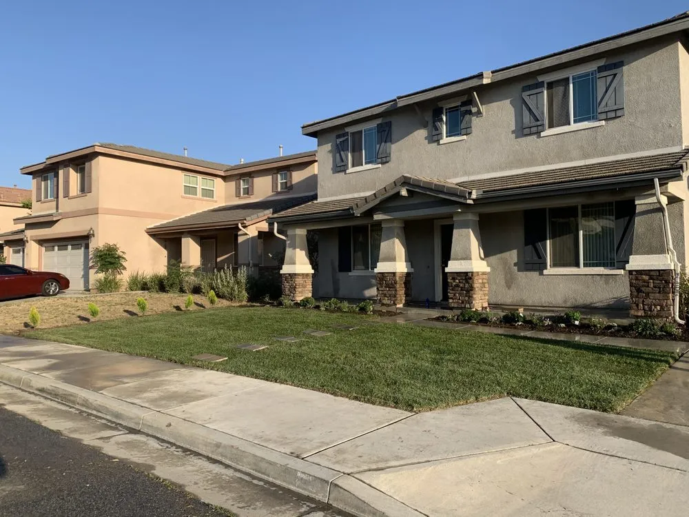 Affordable lawn mowing service for homes in Hemet, CA by Copperhead Landscape