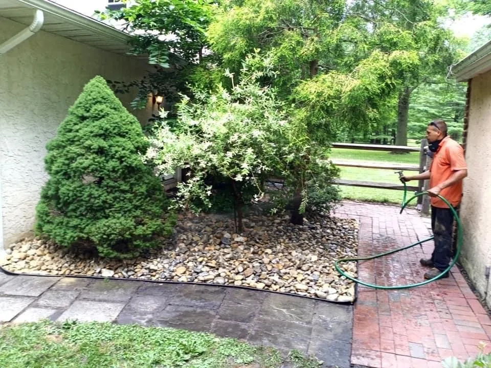 Affordable landscape design in Norristown, PA by Coqui Lansdcaping