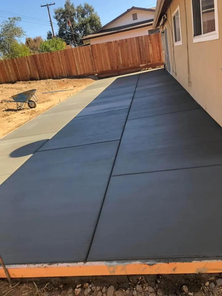 Trusted yard maintenance in Newcastle, CA by Cordon Landscaping