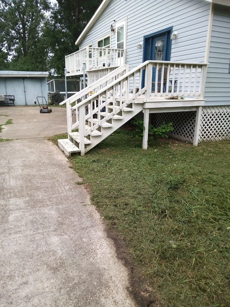 Reliable landscaping services in Onalaska, TX by Corey's Lawn Care and Light Landscaping