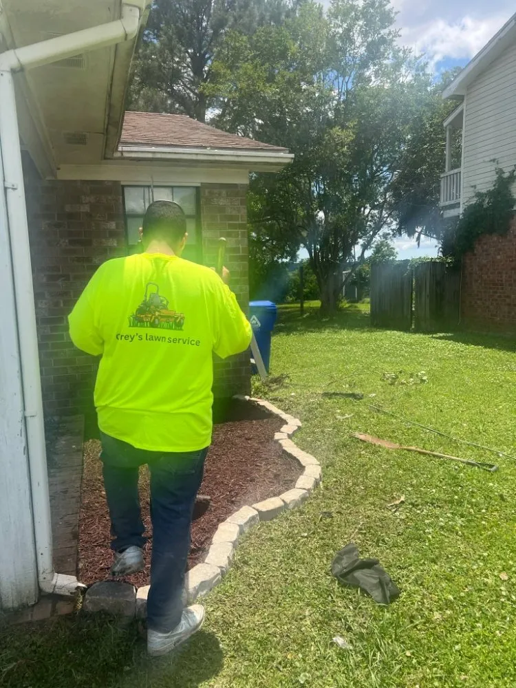 Top-rated yard maintenance experts serving North Charleston, SC - Coreys Lawn Services