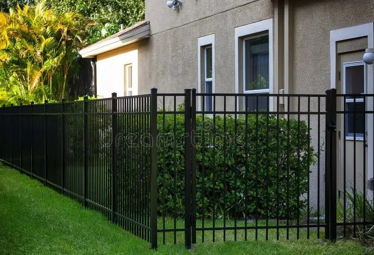 Professional lawn care service for outdoor upgrades across Bell, FL - Cornell Customs