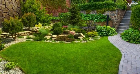 Local residential landscaping in Bell, FL by Cornell Customs