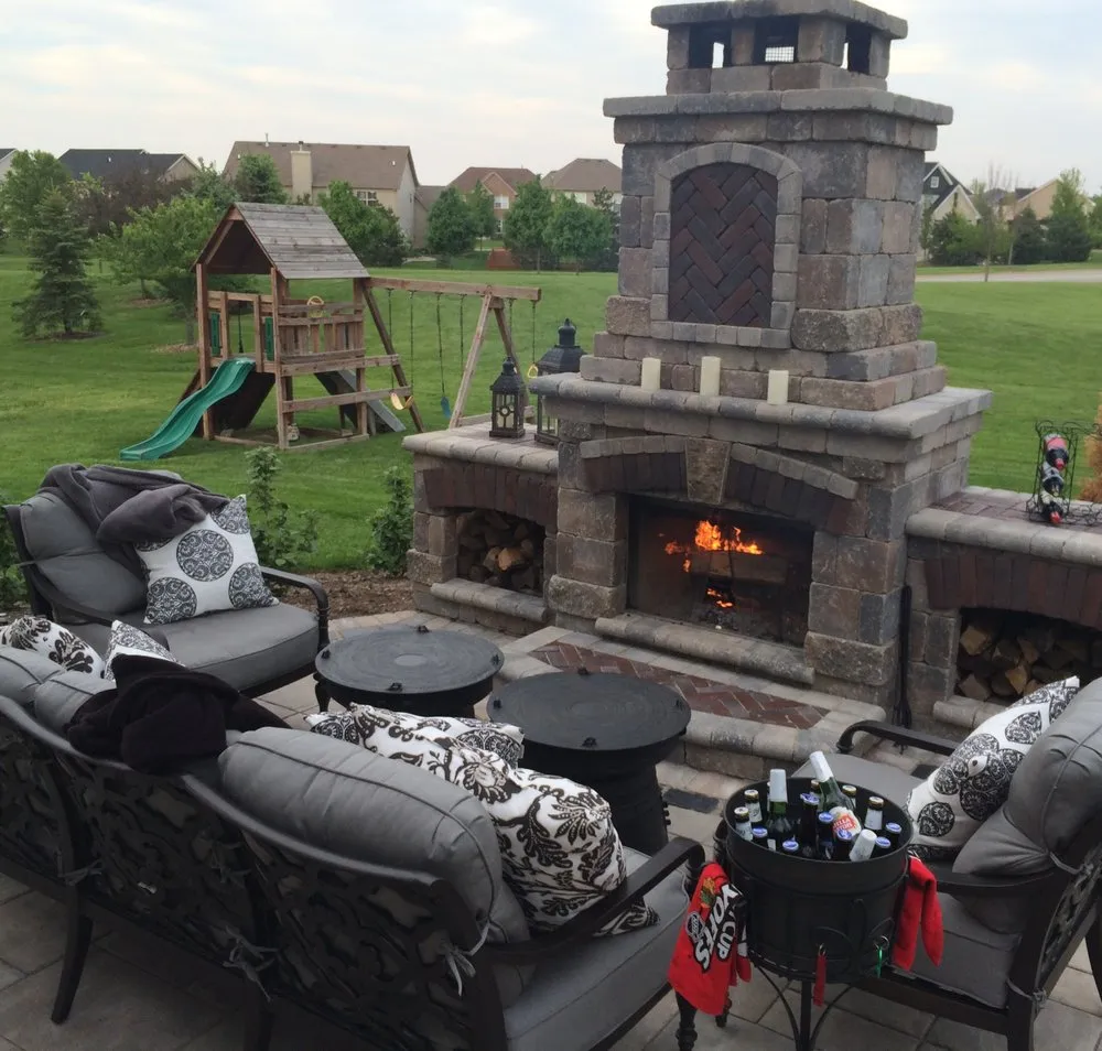 Professional yard cleanup service in Elgin, IL - Cornerstone Partners Horticultural Services Company