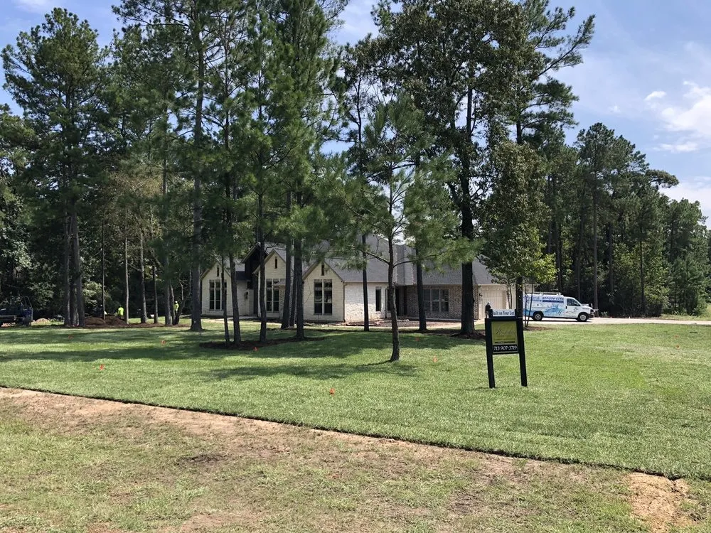 Expert yard cleanup service experts serving Houston, TX - Cornett Grass