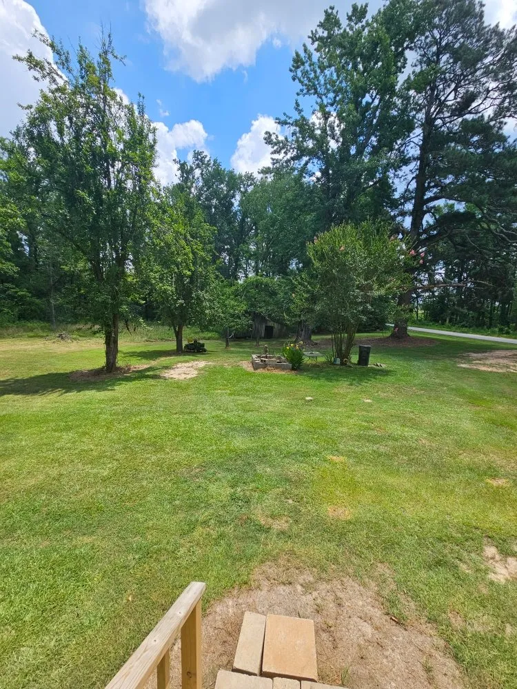 Top-rated yard maintenance with custom design in West Monroe, LA by Cornett's Lawncare