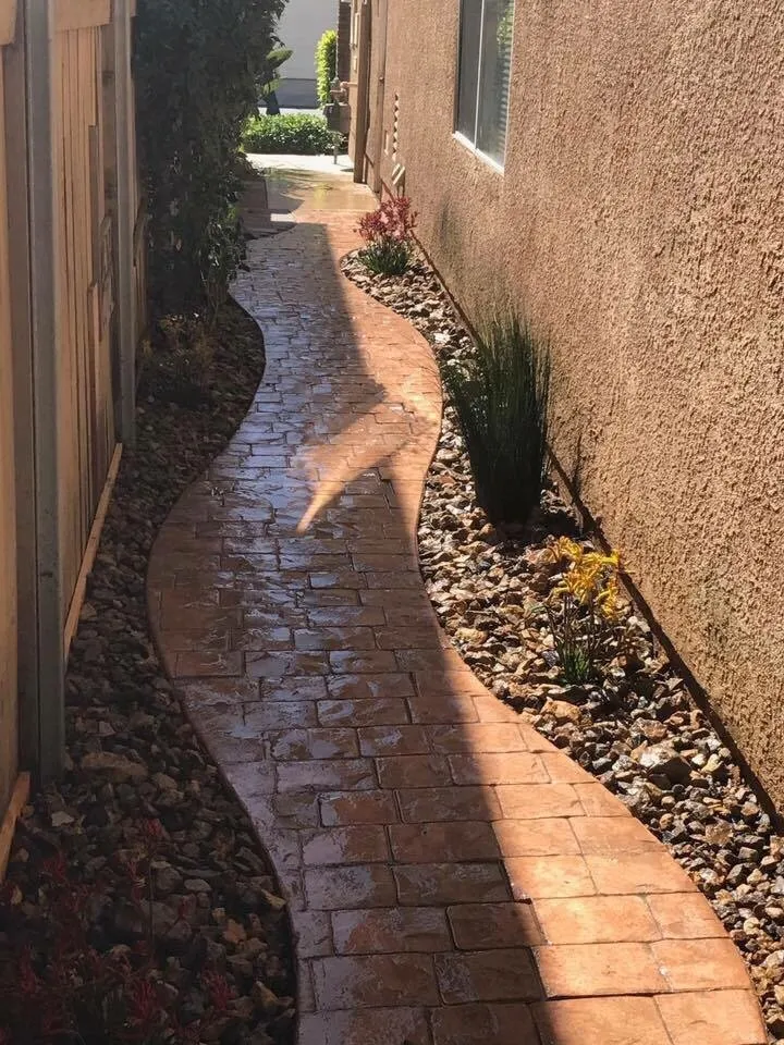 Custom lawn care service for year-round maintenance across Oxnard, CA - Corona Landscape