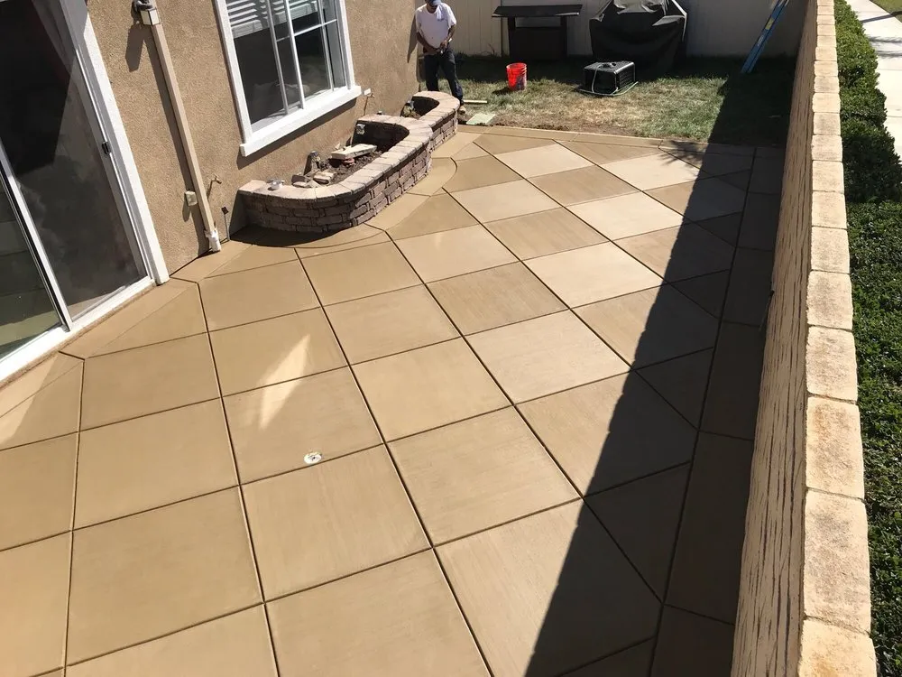 Professional lawn care service experts serving Oxnard, CA - Corona Landscape