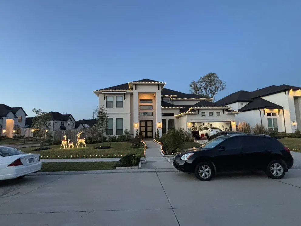 Top-rated yard cleanup service for beautiful yards across Houston, TX - Corona Landscaping