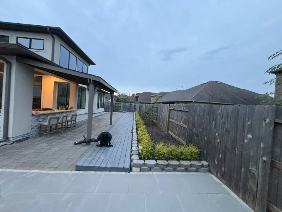 Reliable lawn mowing service experts serving Houston, TX - Corona Landscaping