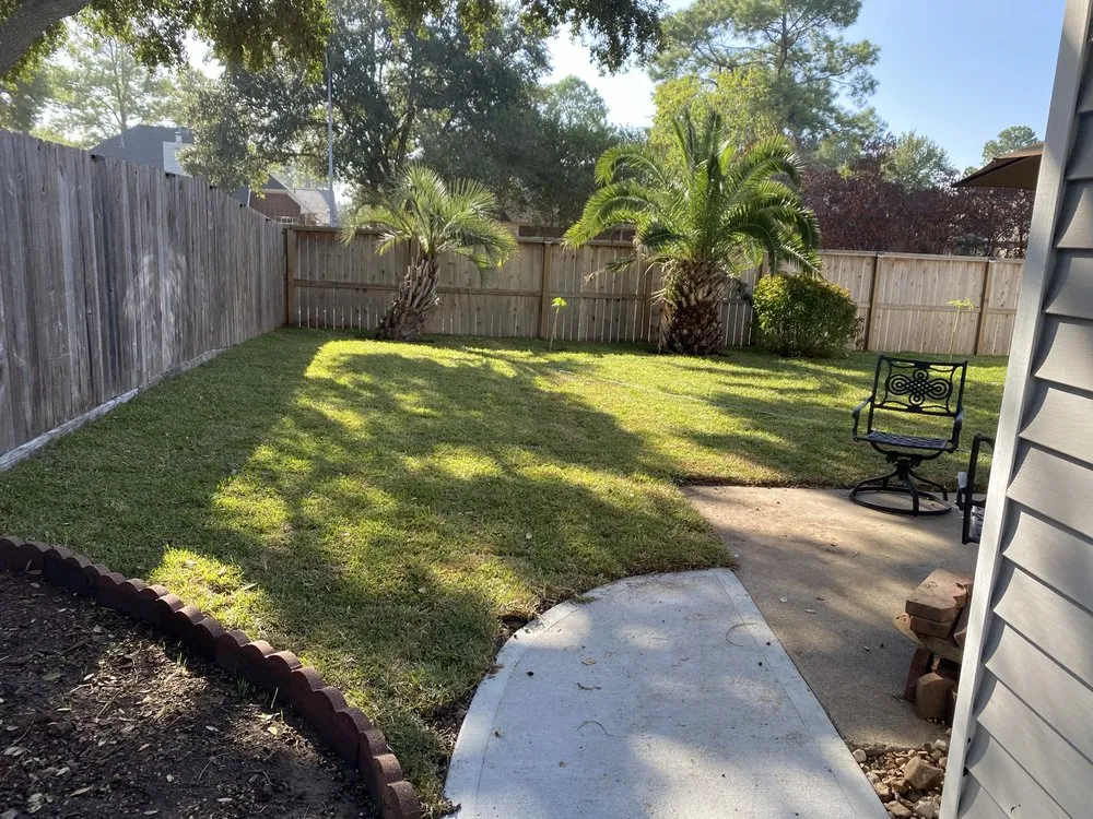 Expert landscaping services in Houston, TX by Corona Landscaping