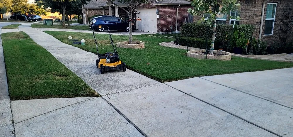 Trusted lawn mowing service in Del Valle, TX - Corona Lawn Services