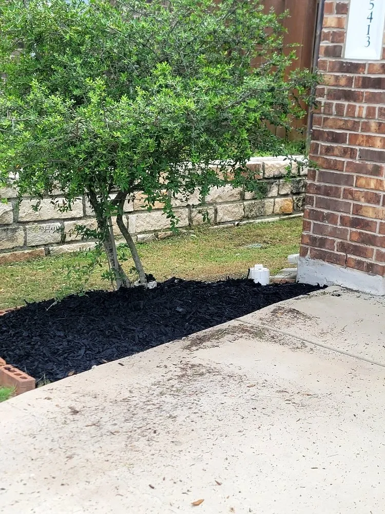 Top-rated outdoor landscaping in Del Valle, TX - Corona Lawn Services
