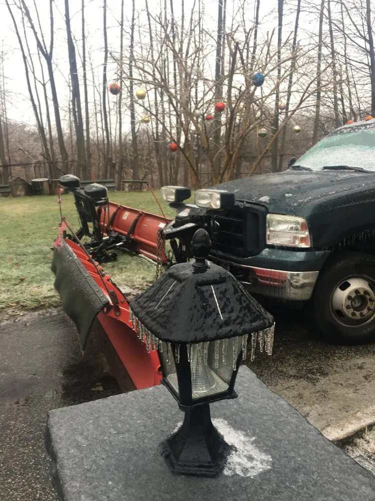 Affordable yard maintenance in Norwalk, CT by Corona Tree Service