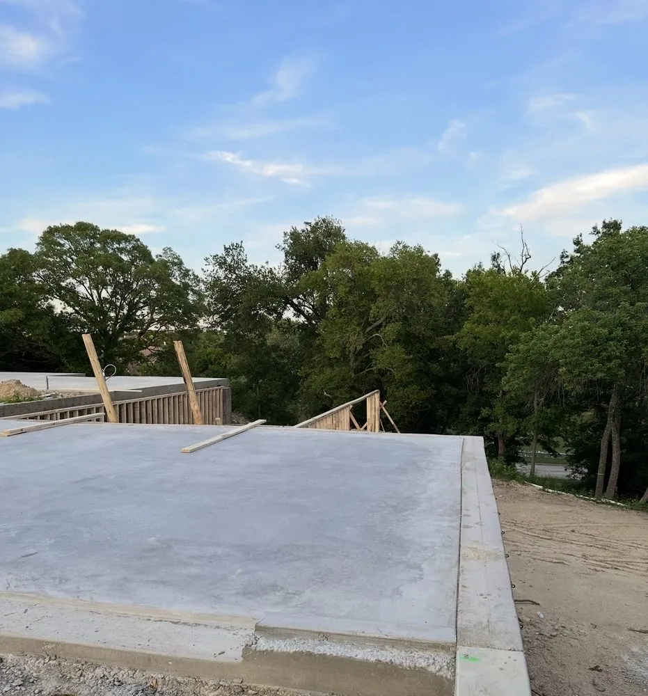 Custom yard cleanup service experts serving Grand Prairie, TX - Coronado Contractors & Landscaping