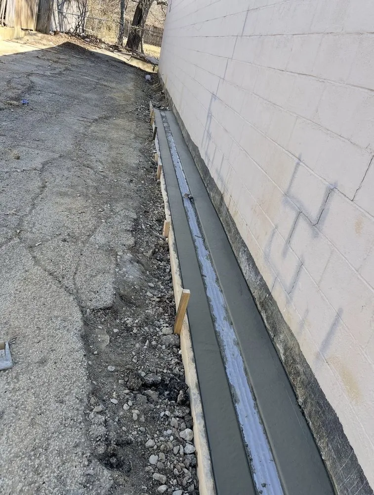 Affordable lawn mowing service for homes in Grand Prairie, TX by Coronado Contractors & Landscaping