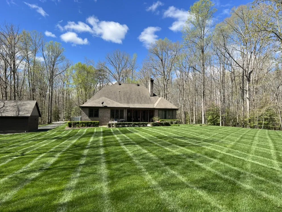 Expert garden landscaping experts serving Manakin Sabot, VA - Correa's Lawn Care