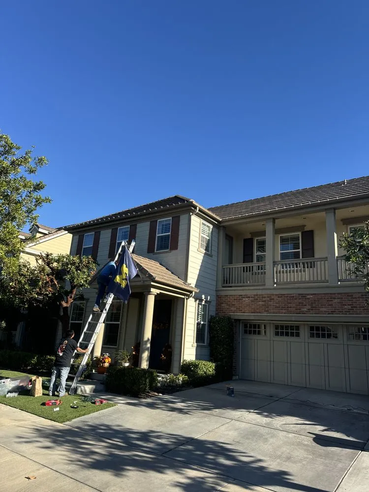 Professional garden landscaping for homes across Laguna Beach, CA - Cortez Tree Trimming And Maintenance