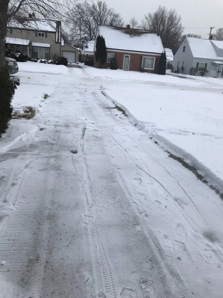 Trusted garden landscaping for residential properties in Richmond Heights, OH by Cost Cutting Lawncare