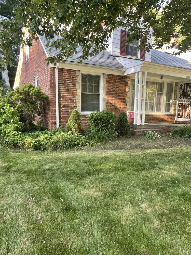 Custom yard cleanup service in Richmond Heights, OH - Cost Cutting Lawncare