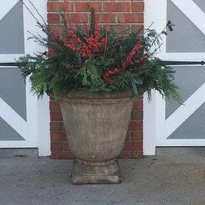 Professional yard cleanup service in Hermitage, PA by Cottage Gardens