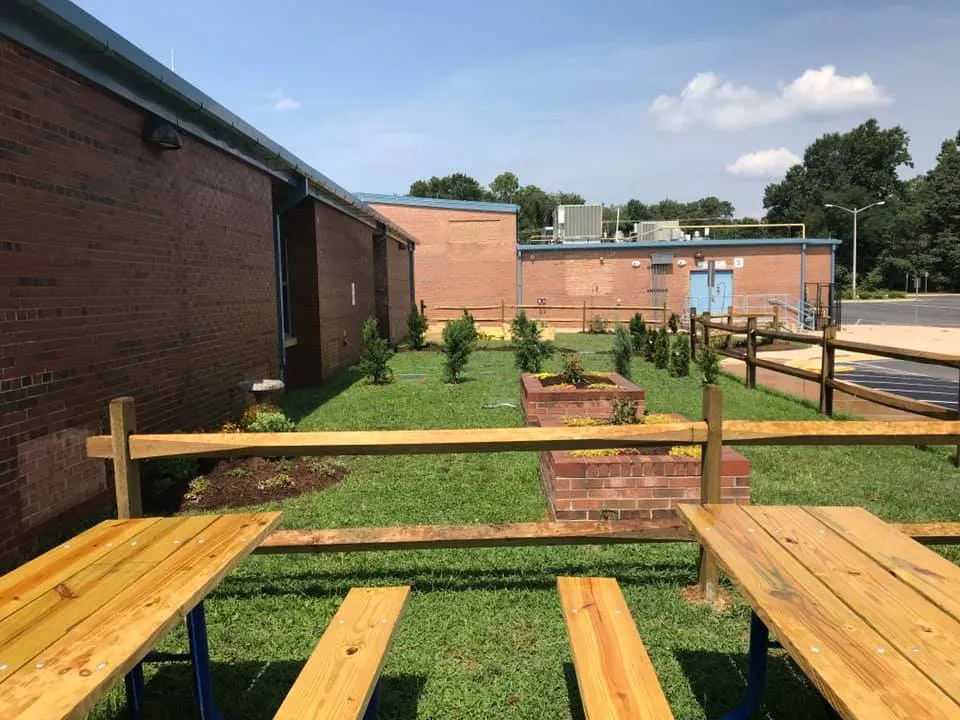 Top-rated yard maintenance experts serving Fredericksburg, VA - Cottage Gardens Landscaping & Power washing