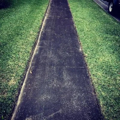 Cotton Pickin lawn care Logo