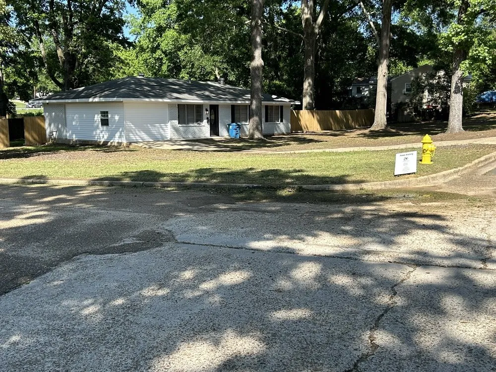 Custom outdoor landscaping in Magnolia, AR - Couch Boys Lawn Service